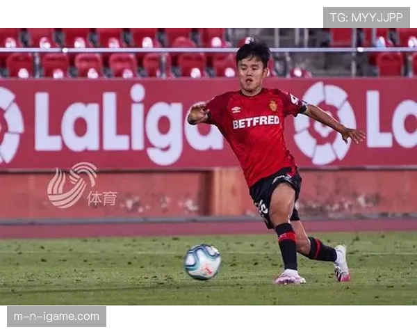 久保建英在比利亚雷亚尔的表现稳健，未来发展备受期待