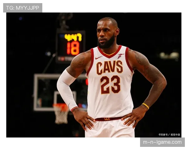 勒布朗·詹姆斯这训练强度，40岁了还在喝蛋白粉当水？