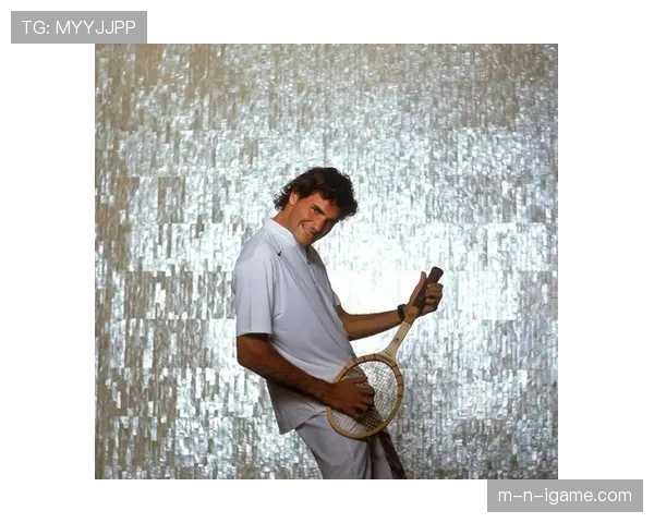 费德勒退役后每天喝三杯手冲咖啡，球拍换成了遛狗绳